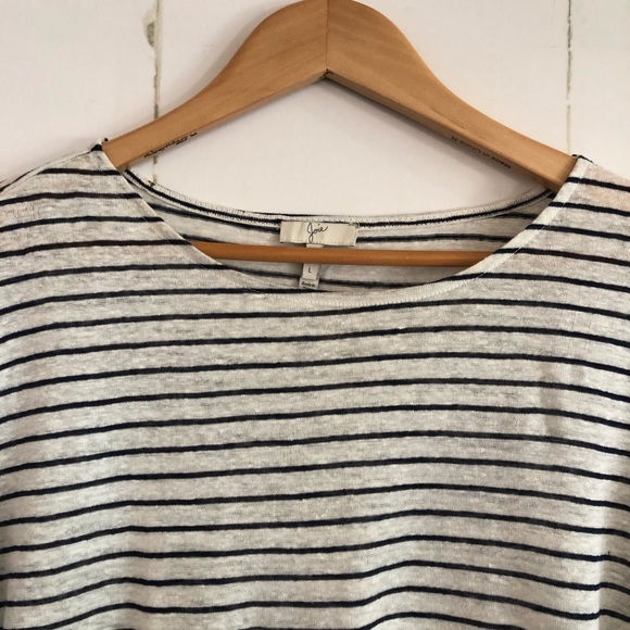 Joie Black & White Striped 100% Linen Top - Picture 2 of 7